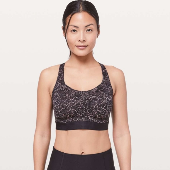 lululemon athletica Other - Lululemon athletica size 38C fine form bra